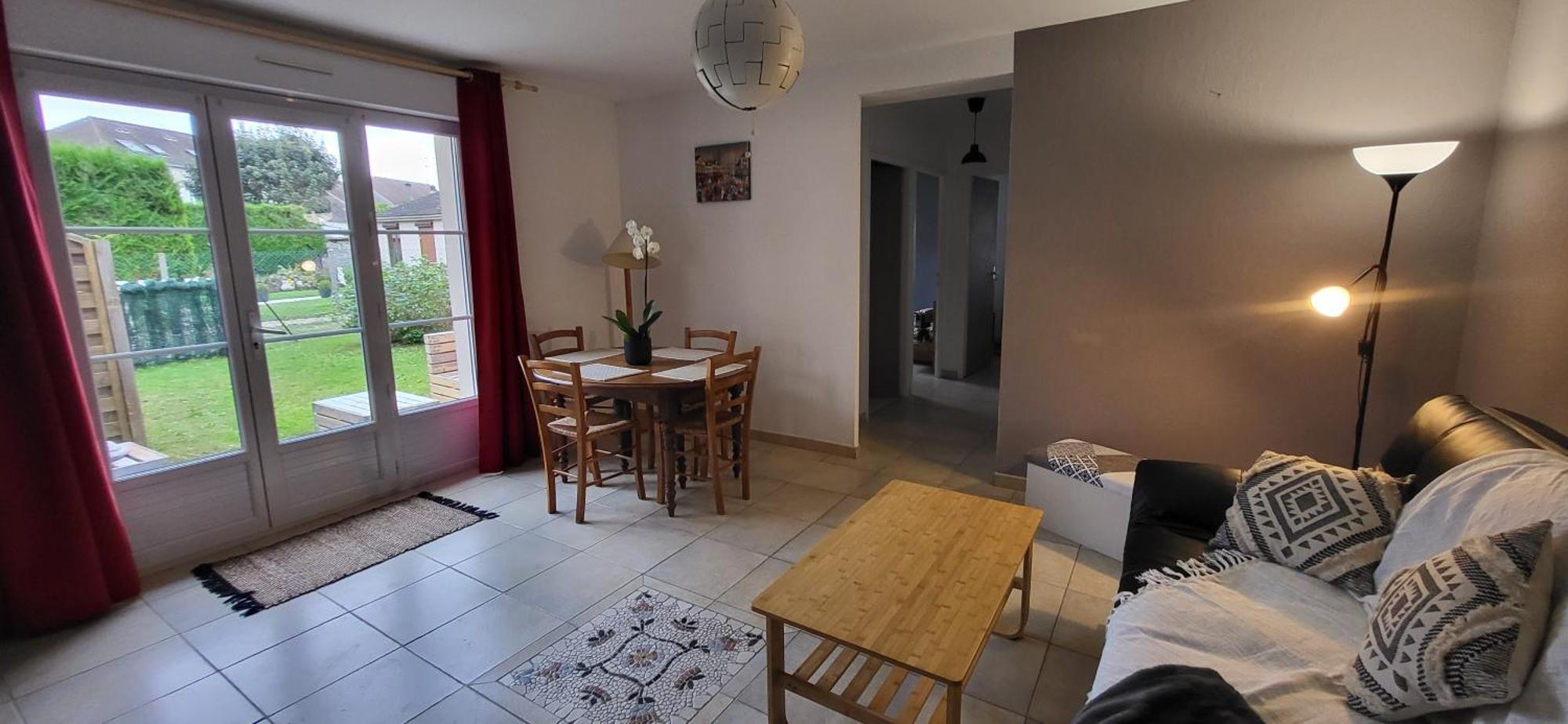 Casa de Férias Maison De Plein Pied Avec Jardin Privatif Centre Milly-la-Foret