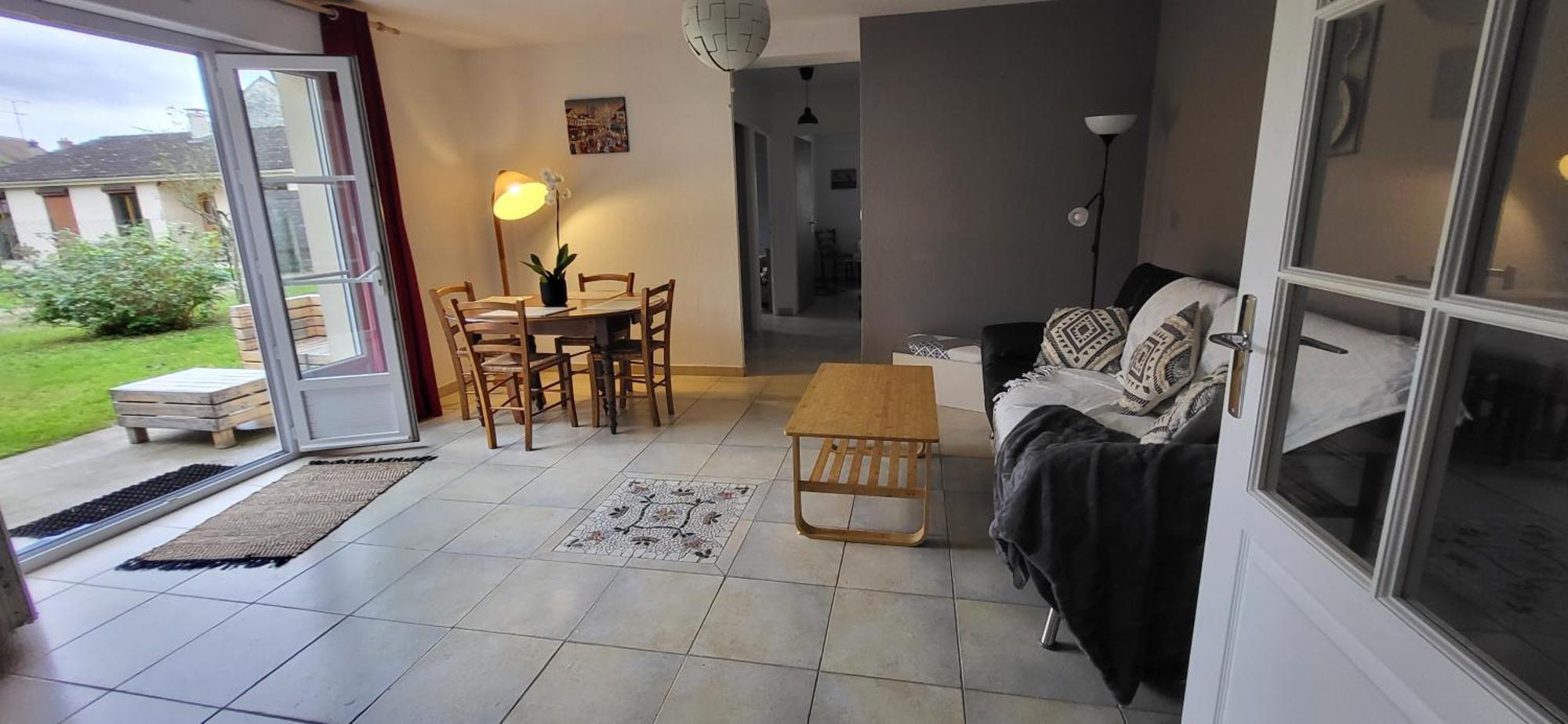 Casa de Férias Maison De Plein Pied Avec Jardin Privatif Centre *